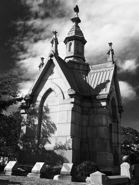haunted oakland cemetery atlanta bella travel planning
