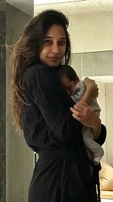 So Cute Lisa Haydons Picture With Son Zack Lalvani Is Going Viral For