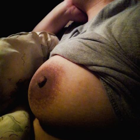 image[image] sneak a peek my girl s massive titty in my