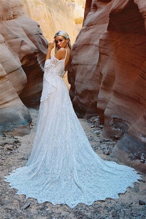 F190 Genevieve Bohemian Beauty Princess Line Wedding Dress