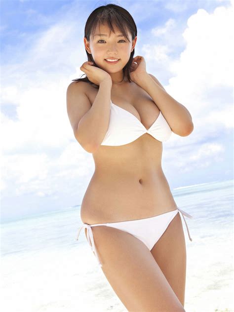 ai shinozaki sexy bikini model at home and beach