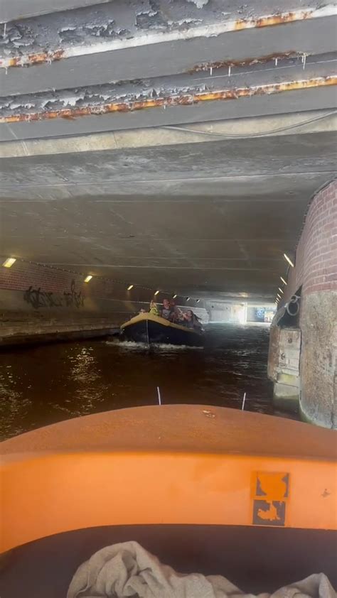 dumpert bootje varen  amsterdam