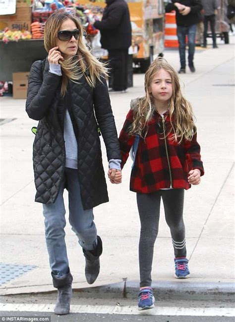 sarah jessica parker pairs denim with quilted jacket for