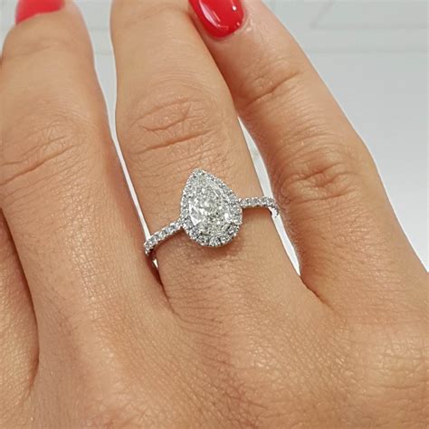 carat pear shaped diamond engagement rings