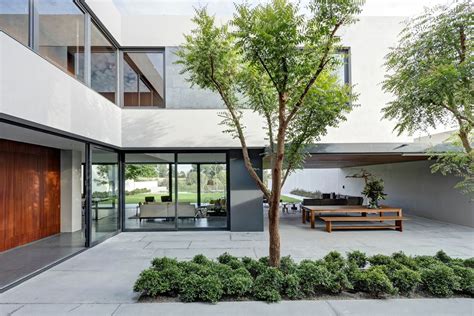 modern courtyardinterior design ideas