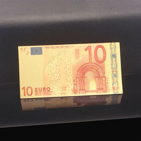 gekleurde europa goud bankbiljetten       euro bankbiljetten   goud folie