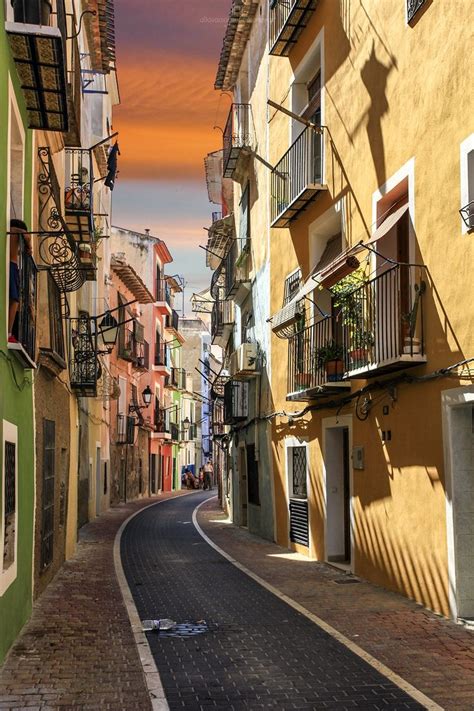 spanish streets lugares de espana viajar por espana vacaciones espana