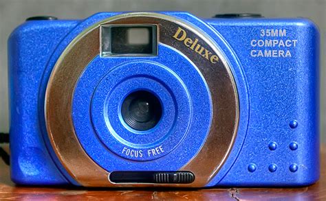beacon  blue deluxe mm compact camera