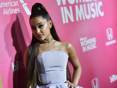 ariana grande is suing over a look alike model from forever 21