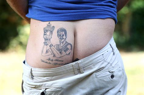 Man Has Wimbledon Champ Andy Murray S Face Tattooed On His Bum [pics