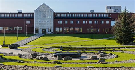 utdanner universitetet  tromso norges arktiske universitet leger til  arbeide  distrikter