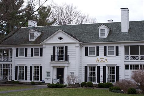 Alpha Xi Delta Sorority Suspended First Sorority Suspension In 5 Years
