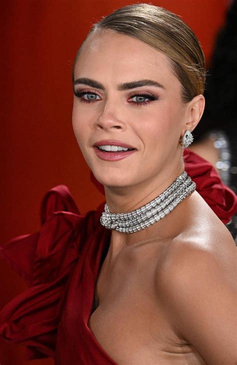 delevingne stuns  red  oscars   rehab reveal