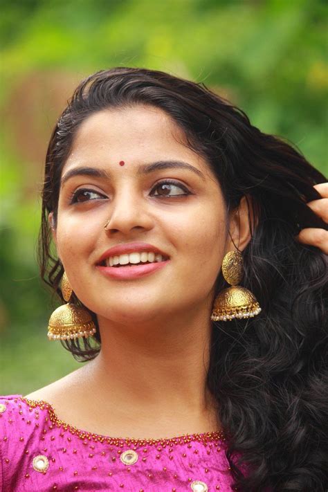 Nikhila Vimal Top Best Pictures And Hd Wallpapers