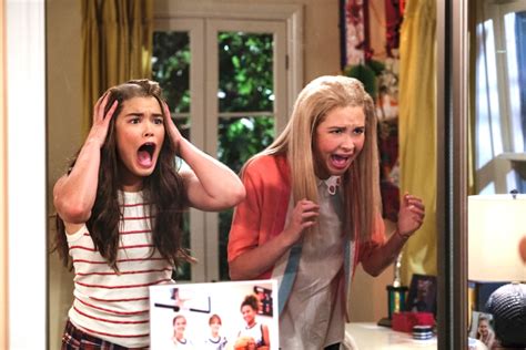 Alexa And Katie Review Netflix’s Teen Sitcom Combats Cancer With Heart