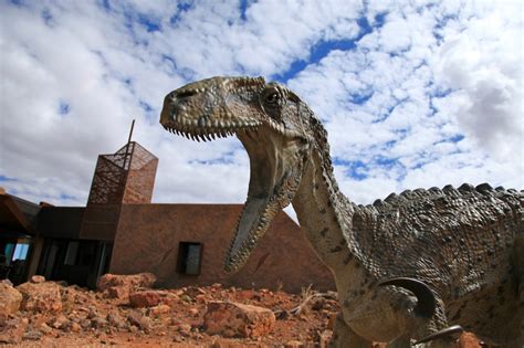 schoers travels walking  dinosaursin australia