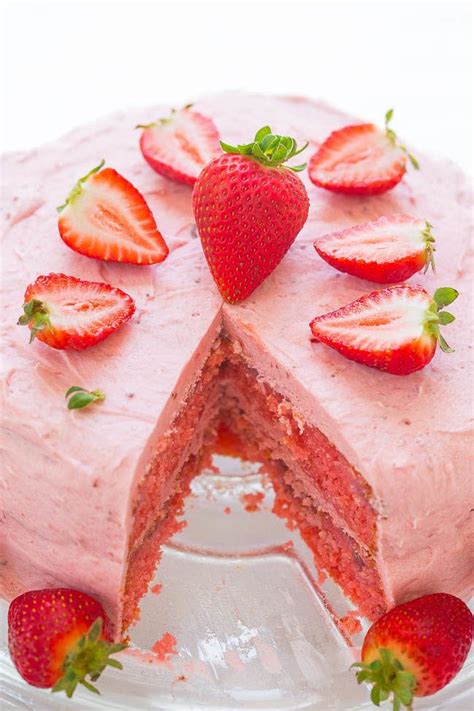 strawberry layer cake  strawberry frosting recipe strawberry