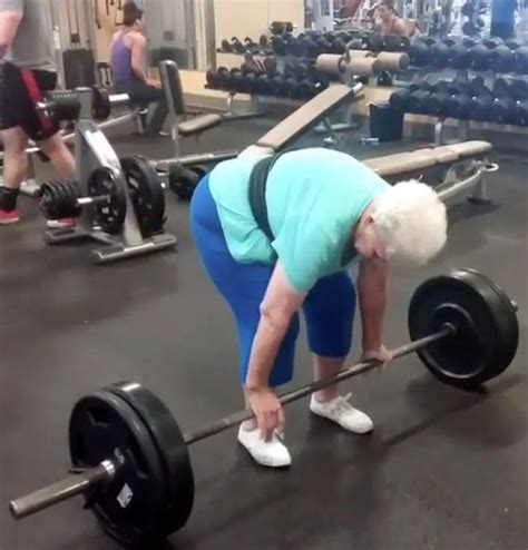 grandma aged 78 couldn t get out of chair now she deadlifts 225lb