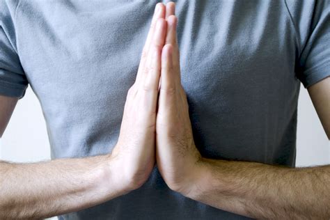 position  hands fingers  meditation livestrongcom