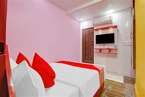 oyo flagship hotel happiness inn  tdi mall flagship delhi book