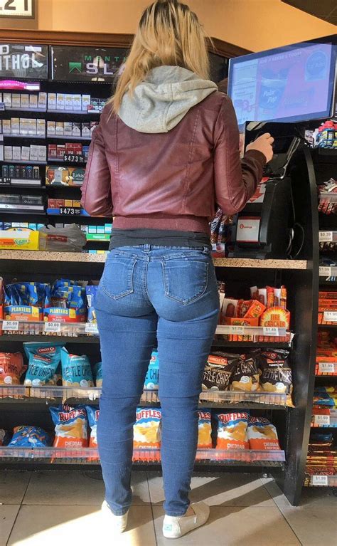 Candid Booty In Jeans