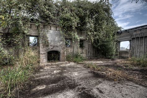 10 Photos Of A Beautiful Abandoned Mansion In Texas