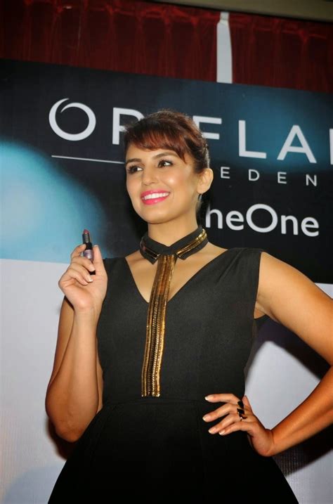 Huma Qureshi Looks Sexy In Black Dress At The Launch Oriflame S New