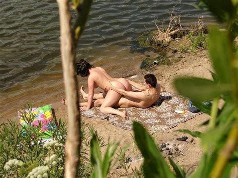 Amateur Pictures Of Couples Having Sex On The Beach