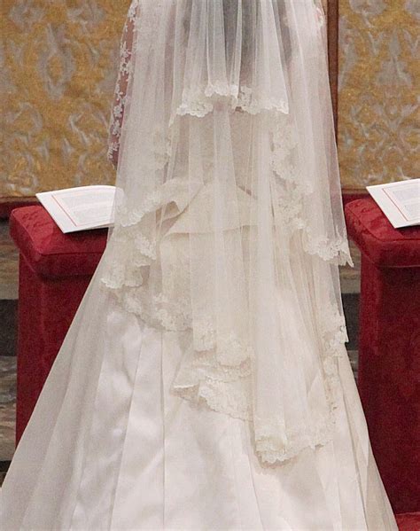 Kate Middleton S Wedding Dress From Every View Popsugar