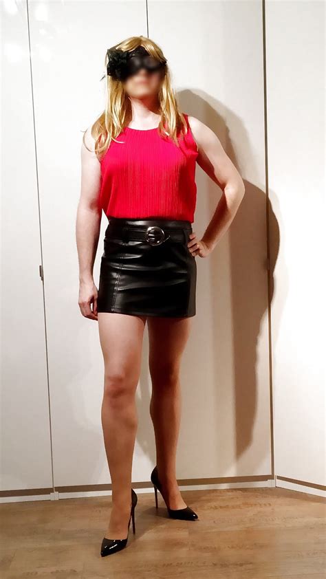 me in nylon leather mini skirt and high heels 7 pics xhamster