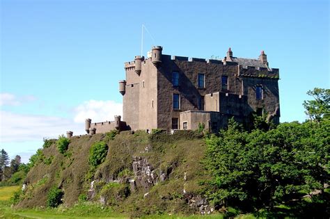 dunvegan castle places   married castles  scotland castle