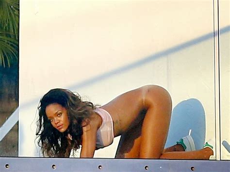 rihanna nude the fappening leaked photos 2015 2019