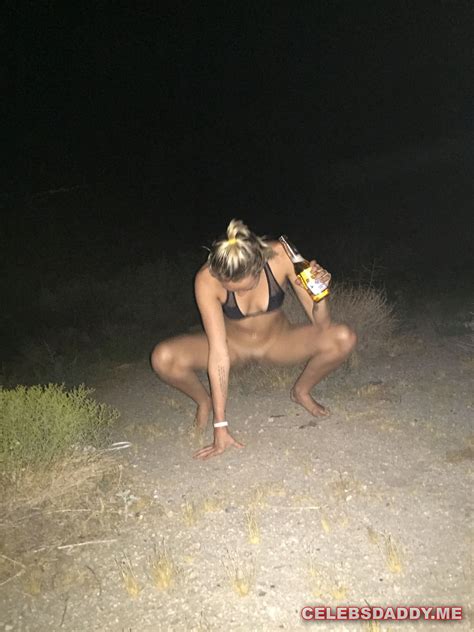 extreme sluty miley cyrus nude photos leaked the fappening