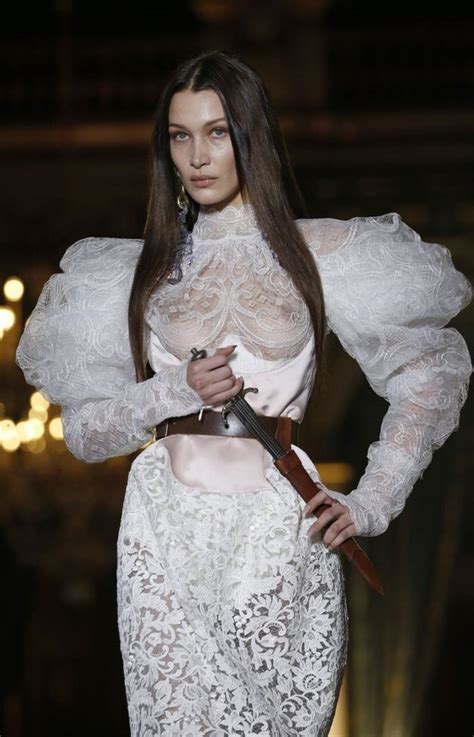 Bella Hadid Naked Tits At Vivienne Westwood Ready To Wear