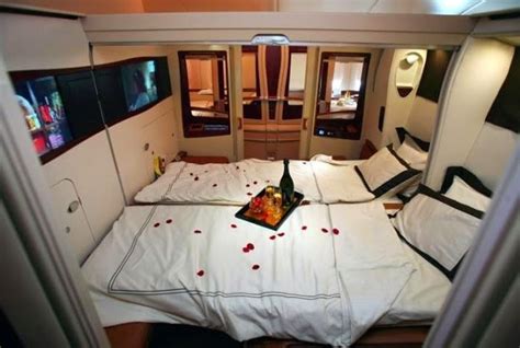 airbus  interior picture  singapore airlines world stewardess
