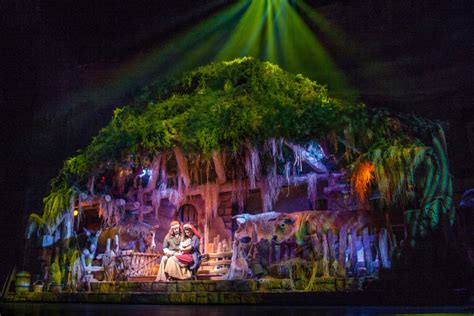 miracle of christmas returns to sight and sound theatres this season branson christmas