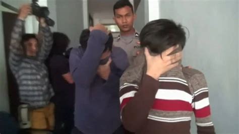 ‘medieval Torture’ 2 Men In Indonesia Caned More Than 80 Times For Gay