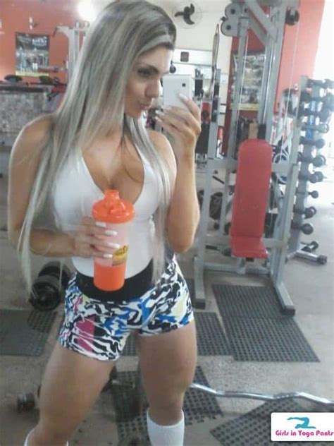 22 Pictures Of One Curvy Brazilian Yoga Pants Girls In