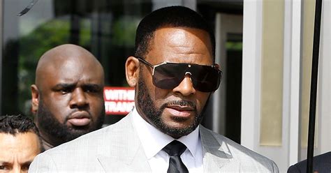 r kelly arrested on federal sex trafficking charges