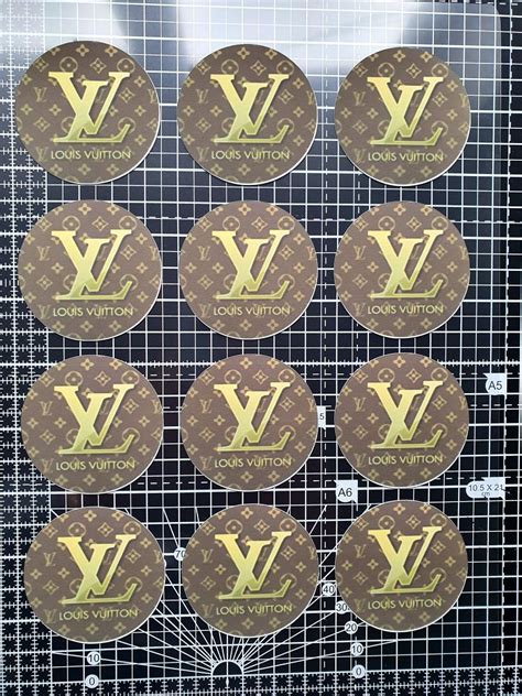 louis vuitton cupcake toppers   cake decorating