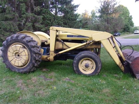 Ford 4000 Industrial Tractor With Loader 38d