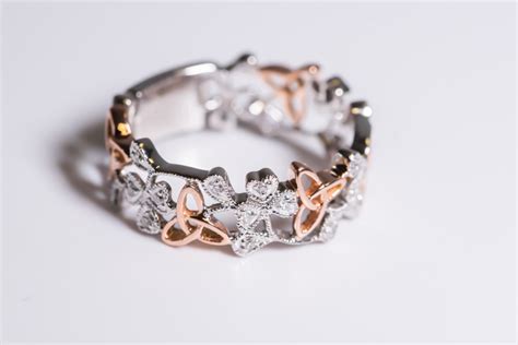 14k White And Rose Gold Trinity Knot And Shamrock Ring