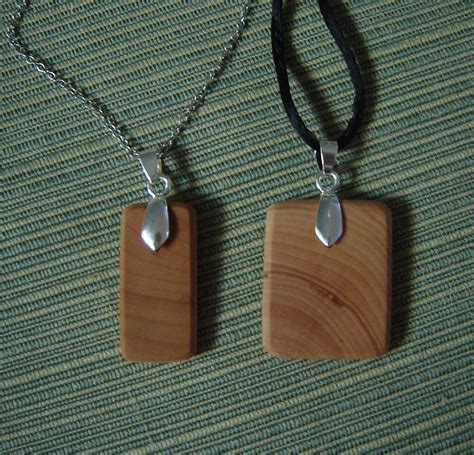 wood pendant necklace  steps  pictures