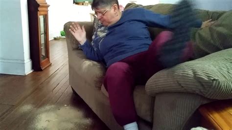 Mom Gets Sawdust Pranked While Sleeping Youtube