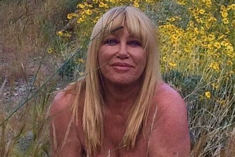 Suzanne Somers 74 Looks Hot While Twinning With Granddaughter In