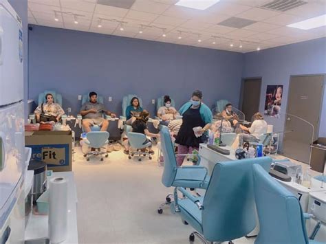 queen nails  spa prices list  cost reviews