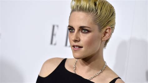 kristen stewart co authored a paper on artificial intelligence in her