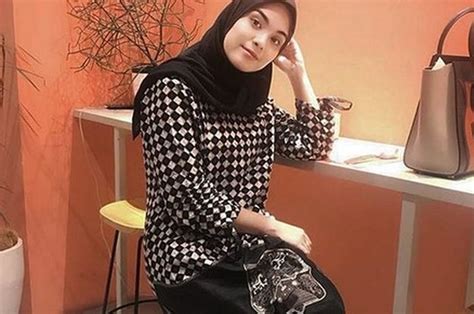 Intip Para Selebgram Hijab Indonesia Ini Saat Mengenakan