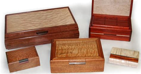 fine wood wording selecting  perfect jewelry box