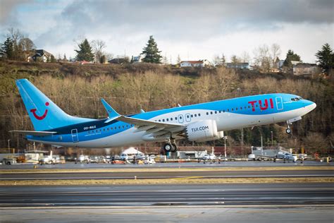 tui fly netherlands repatriates  boeing  max   grounded
